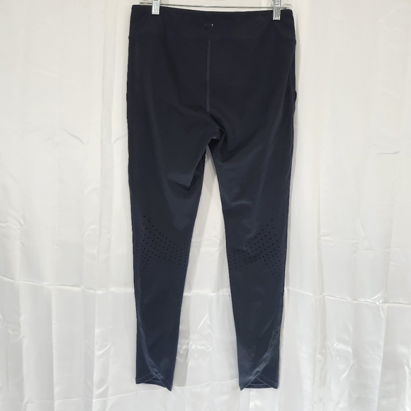 Under Armour Size Medium Black Fitted Leggings - Picture 1 of 9